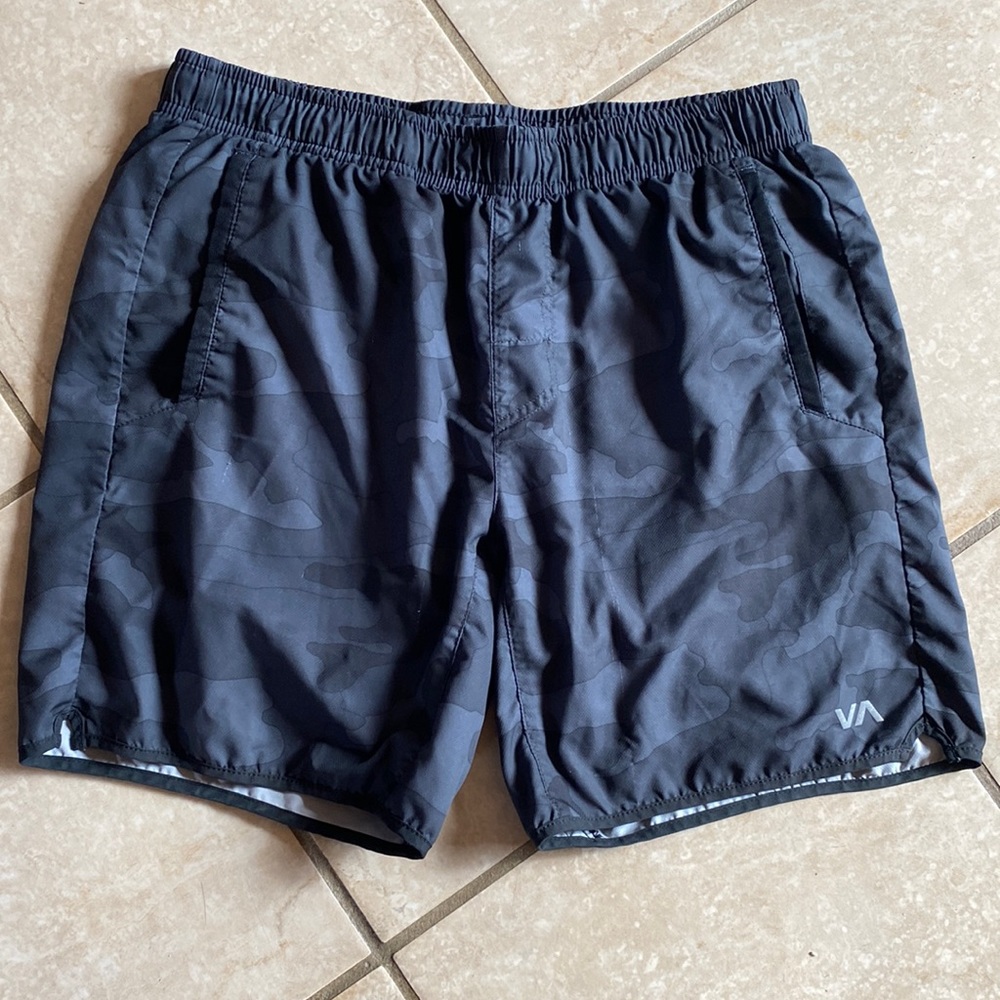 Rvca yogger black camo